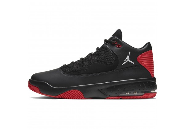 Кроссовки Nike Air Jordan Max Aura 2 черные с красным